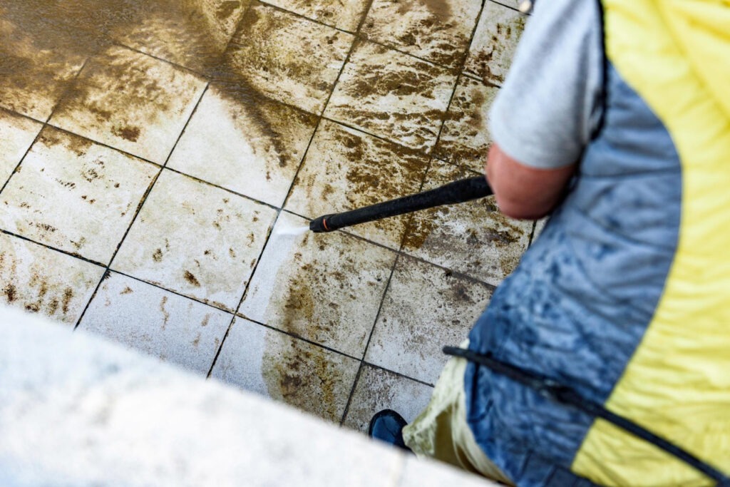 What to Expect From Emergency Post-Construction Cleanup Contractors